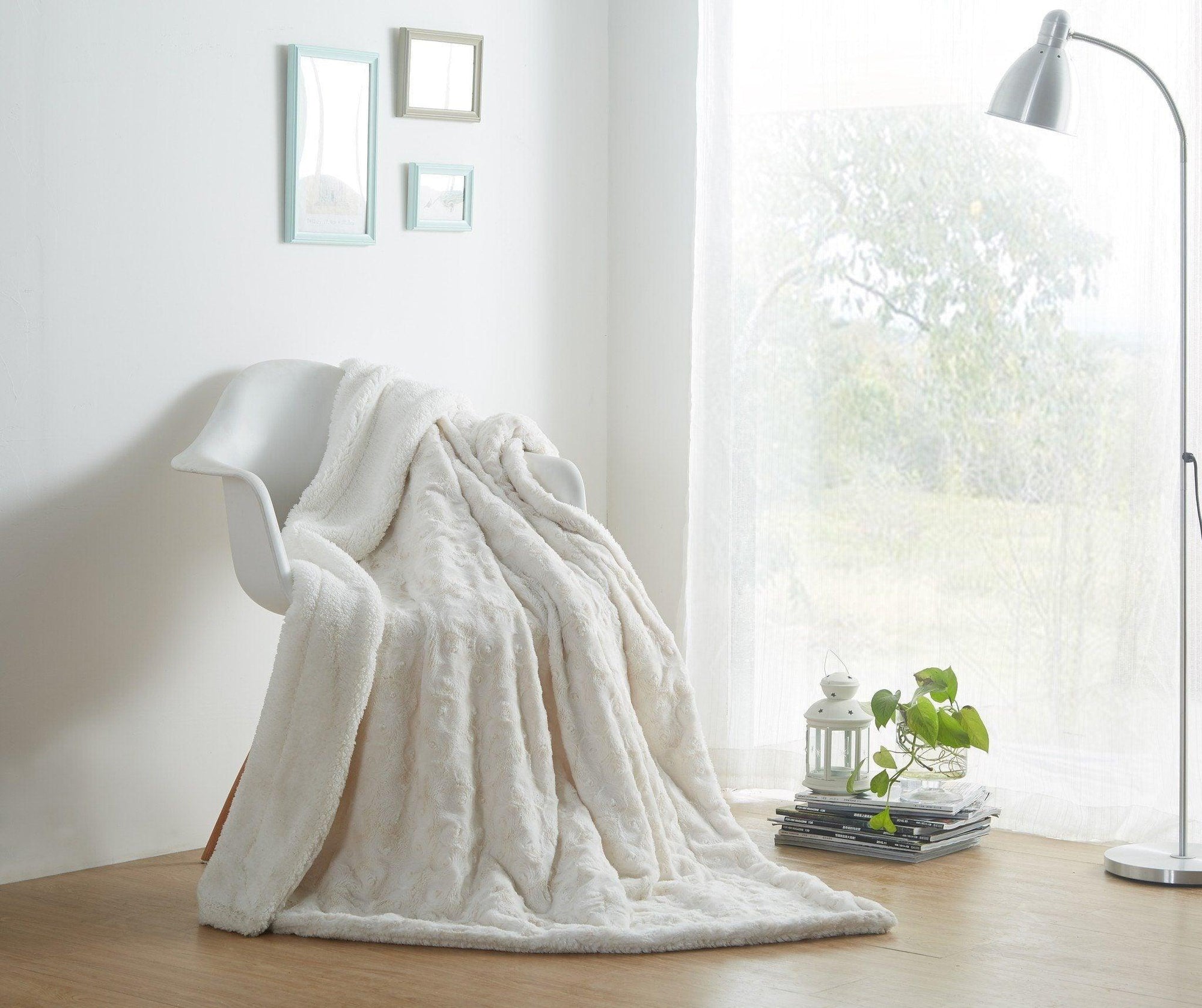 Soft Luxury White Rose Sherpa Faux Fur Throw Blanket