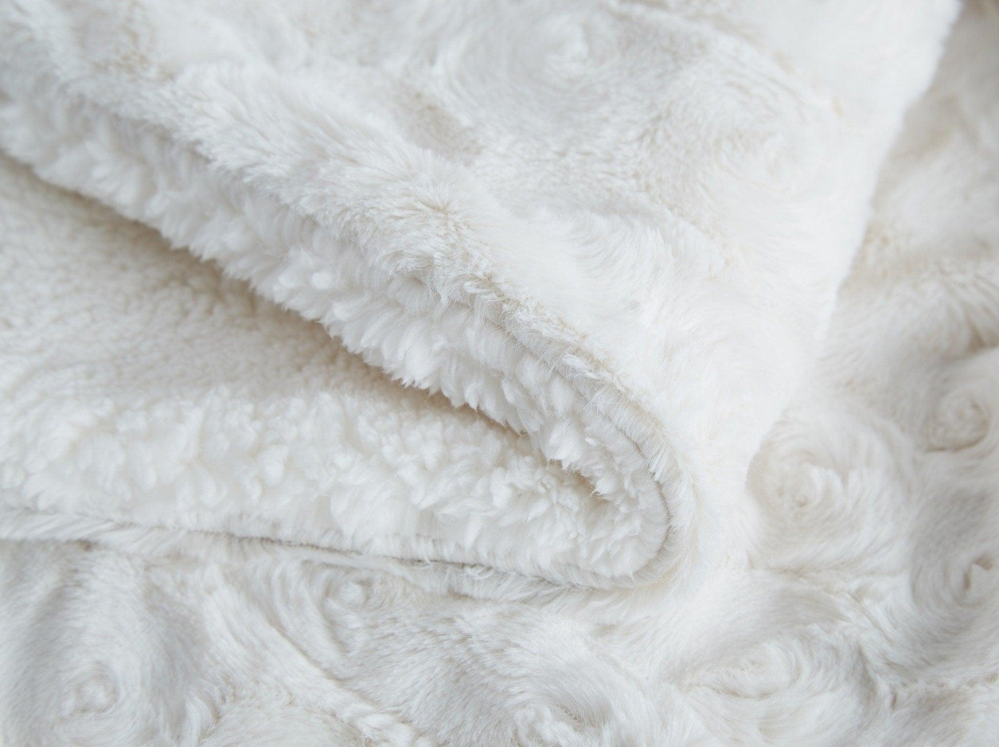 Soft Luxury White Rose Sherpa Faux Fur Throw Blanket